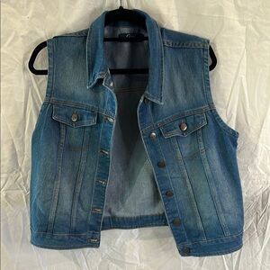 GIGI DENIM VEST - LARGE